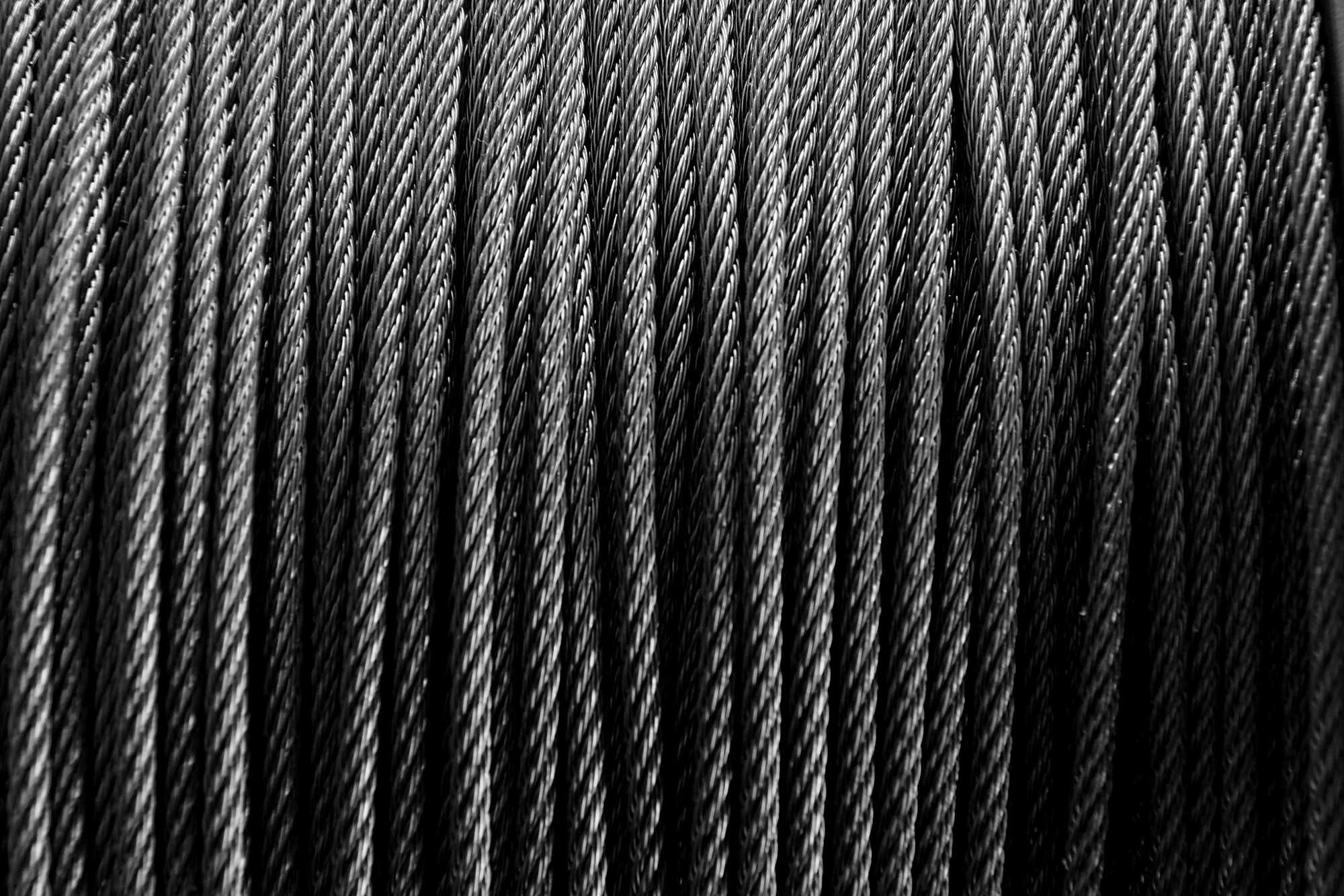 Nickel® 270 is available in bars and wire rope